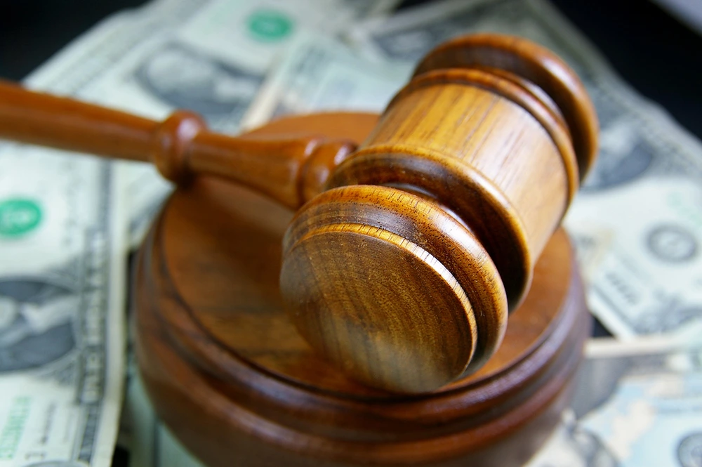 How Does a Lawyer Handle Settlement Negotiations?