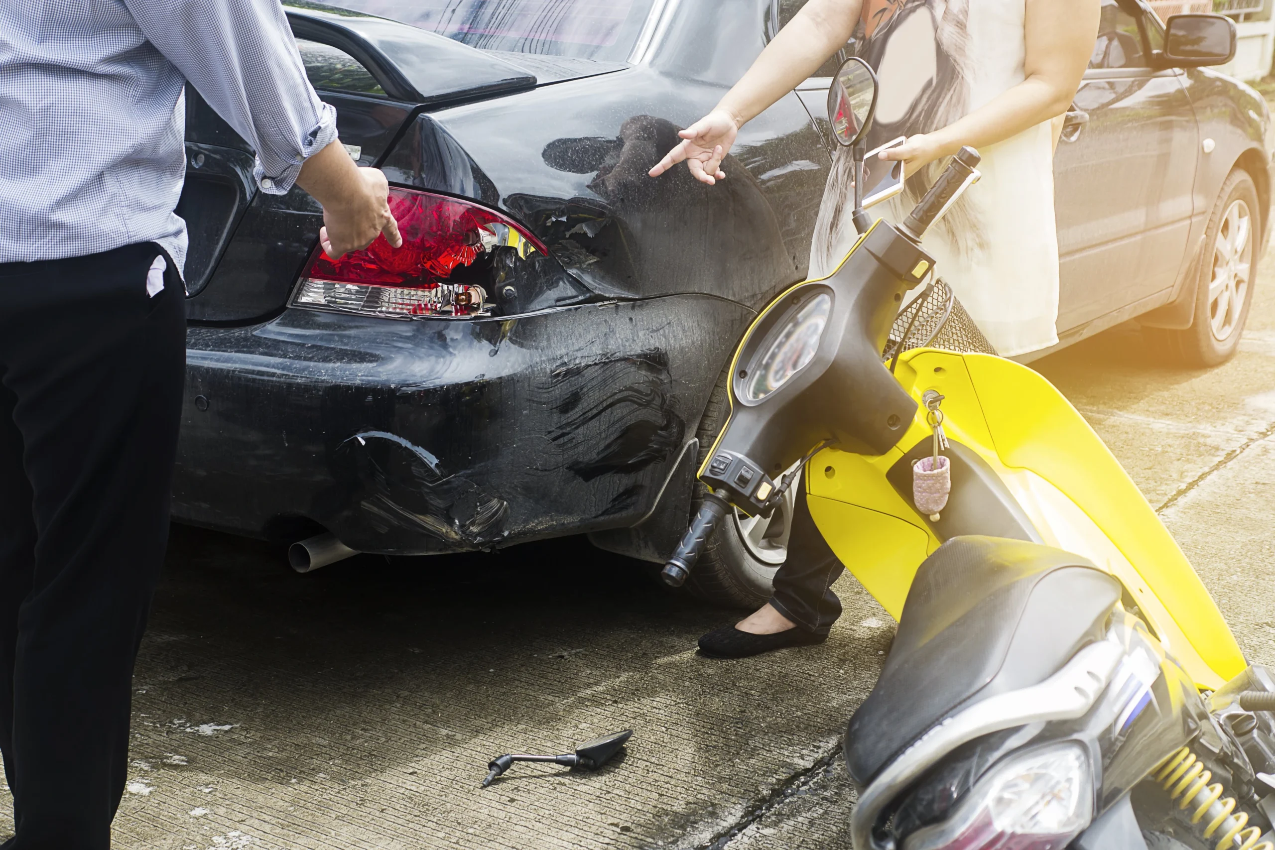 When to Hire a Motorcycle Accident Lawyer After a Crash